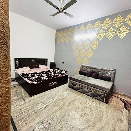 מטורה Agrawal Inn Guest House מראה חיצוני תמונה