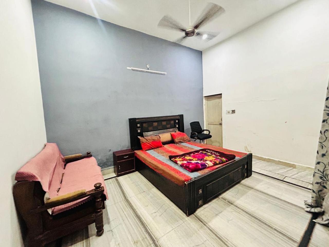מטורה Agrawal Inn Guest House מראה חיצוני תמונה