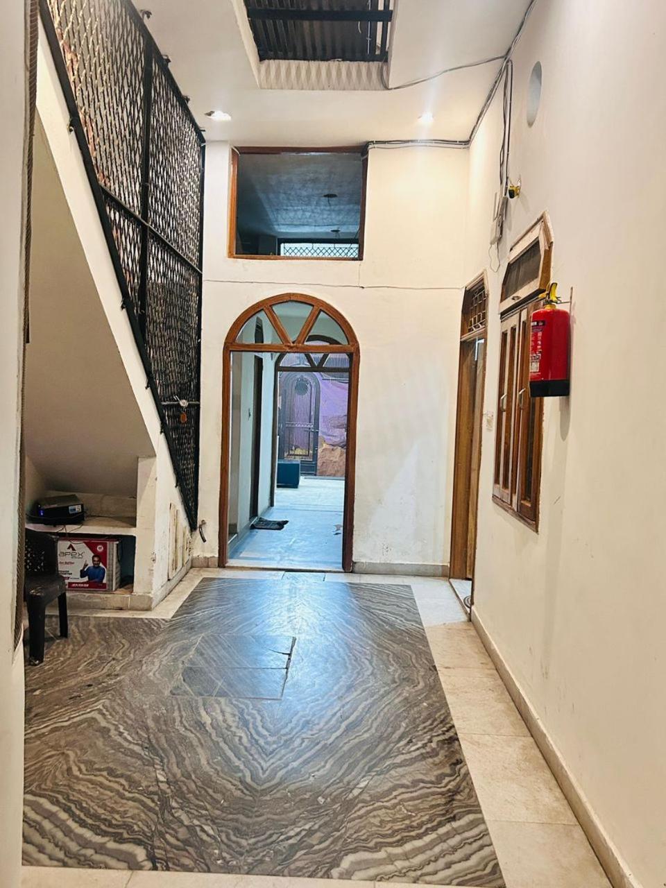 מטורה Agrawal Inn Guest House מראה חיצוני תמונה