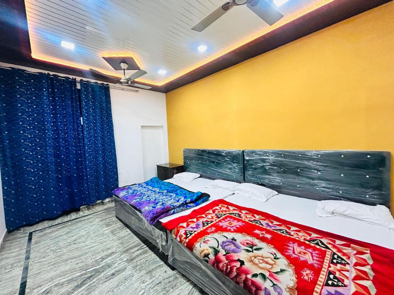 מטורה Agrawal Inn Guest House מראה חיצוני תמונה
