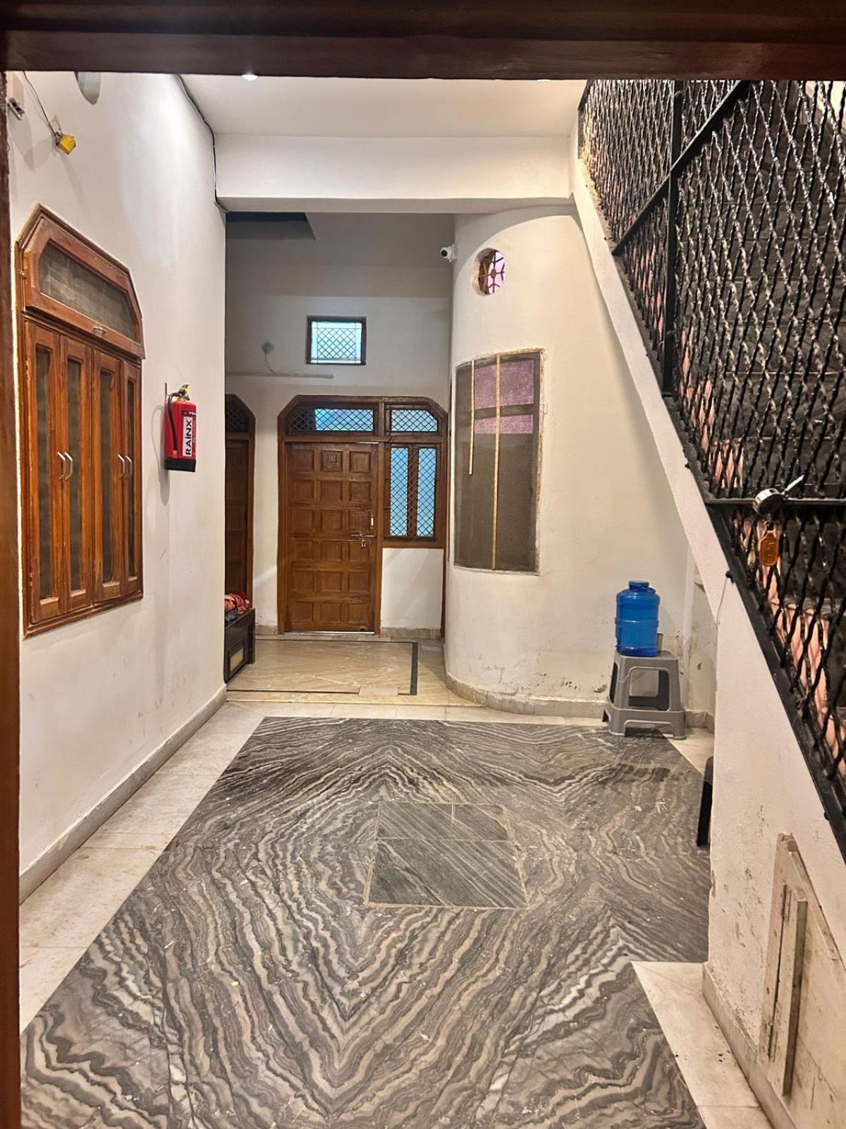 מטורה Agrawal Inn Guest House מראה חיצוני תמונה
