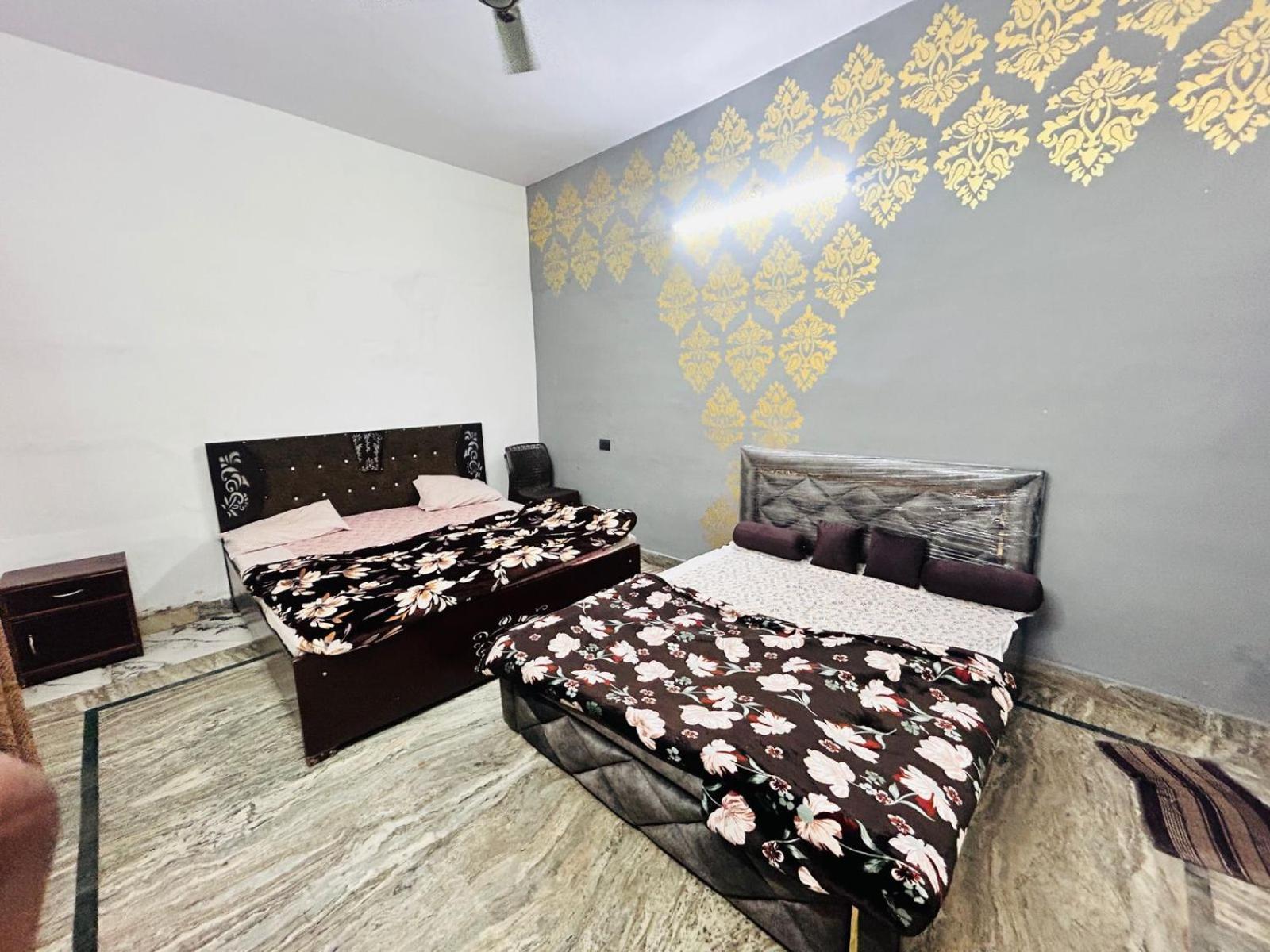 מטורה Agrawal Inn Guest House מראה חיצוני תמונה