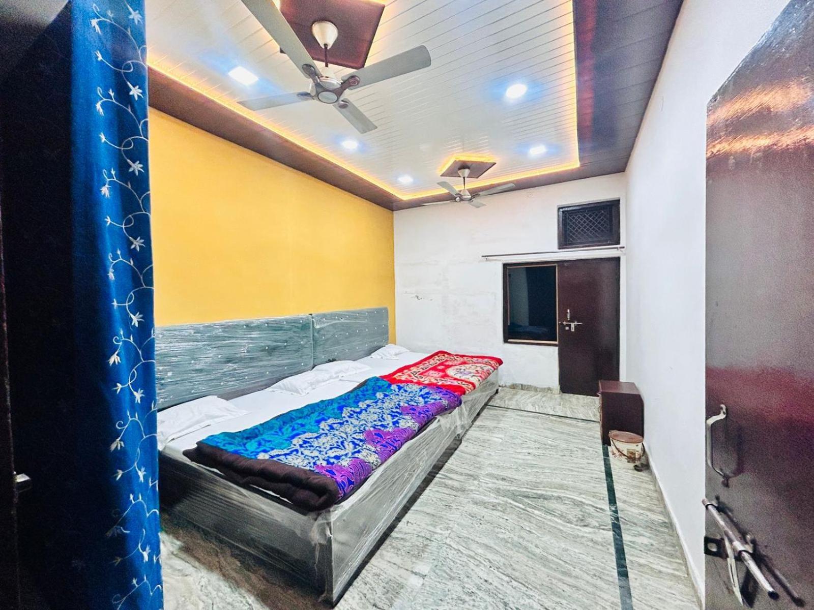מטורה Agrawal Inn Guest House מראה חיצוני תמונה